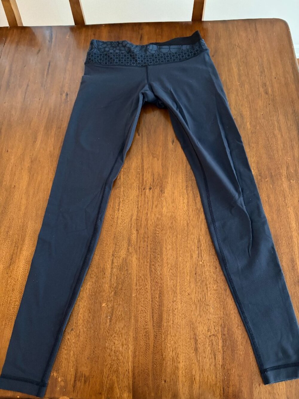 Lululemon Navy Leggings Size 6